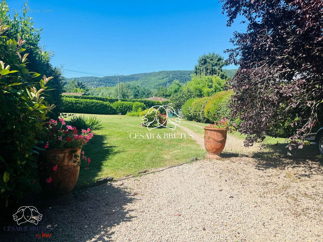 Maison à FLEURIEU-SUR-SAONE