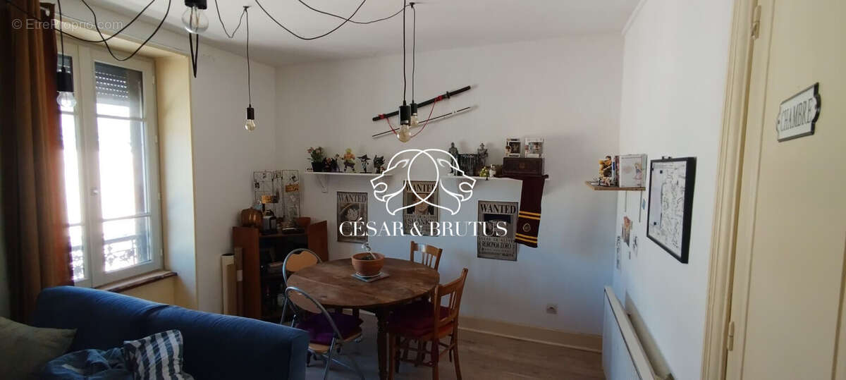 Appartement à AMPLEPUIS