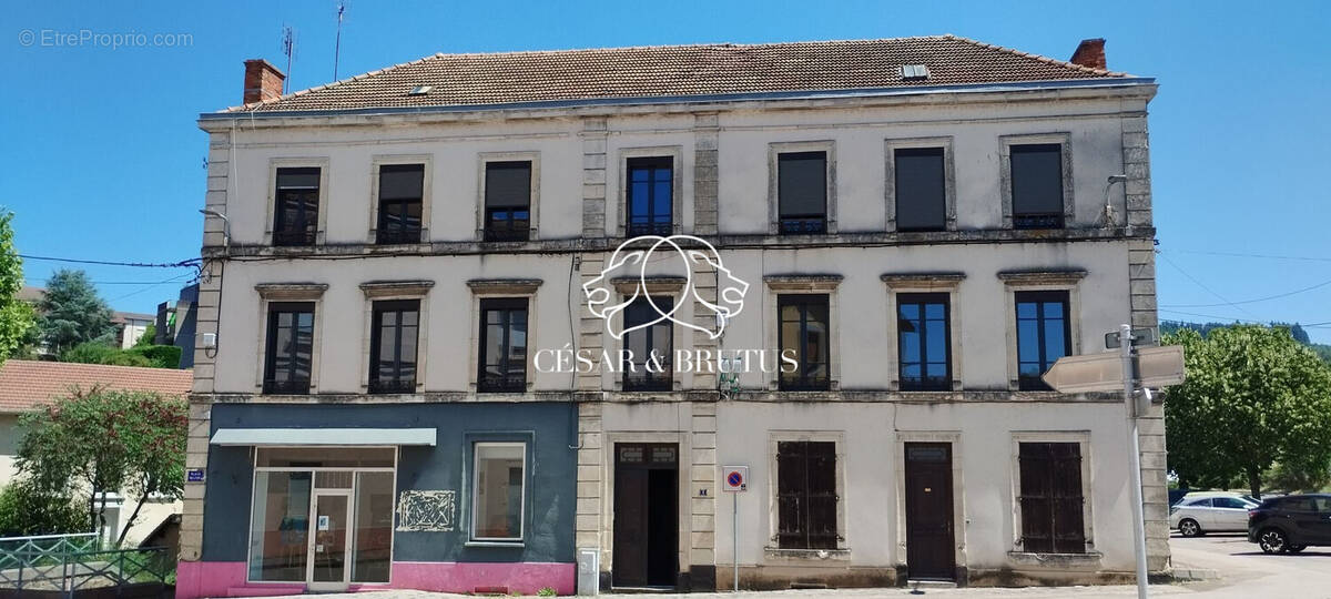 Appartement à AMPLEPUIS