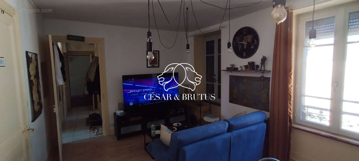 Appartement à AMPLEPUIS