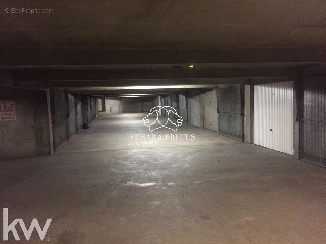 Parking à VILLEURBANNE