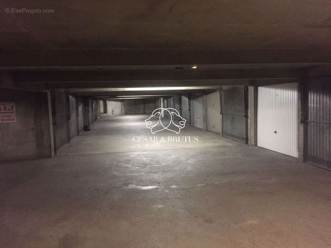 Parking à VILLEURBANNE