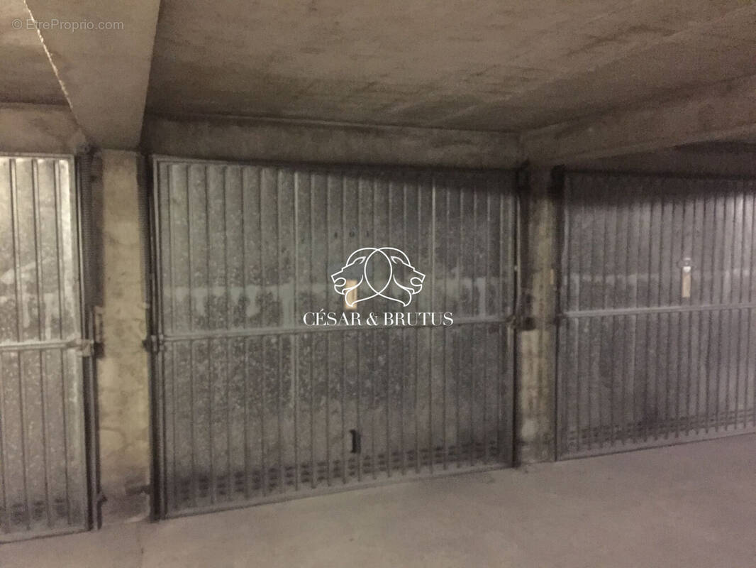 Parking à VILLEURBANNE