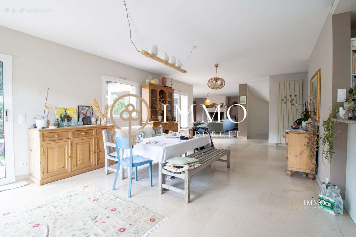 Maison à L&#039;HAY-LES-ROSES