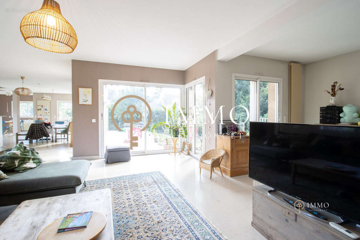 Maison à L&#039;HAY-LES-ROSES