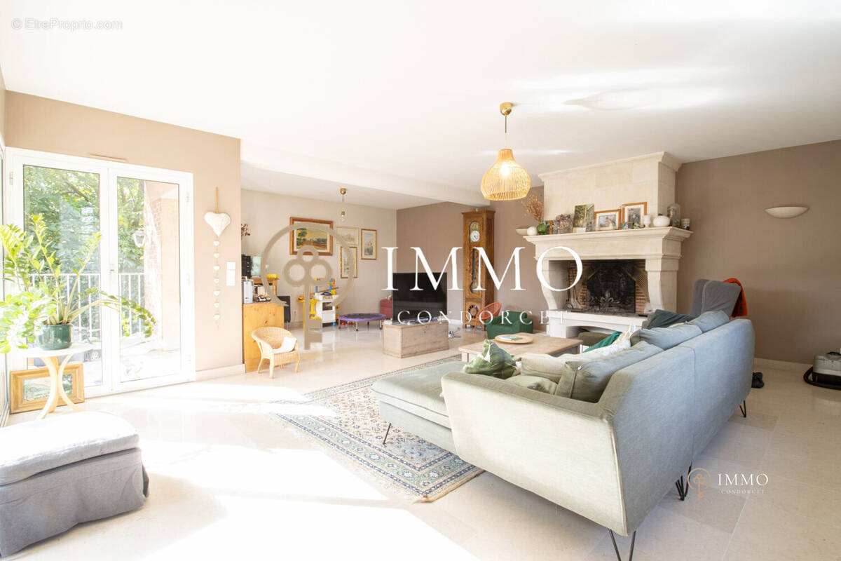 Maison à L&#039;HAY-LES-ROSES