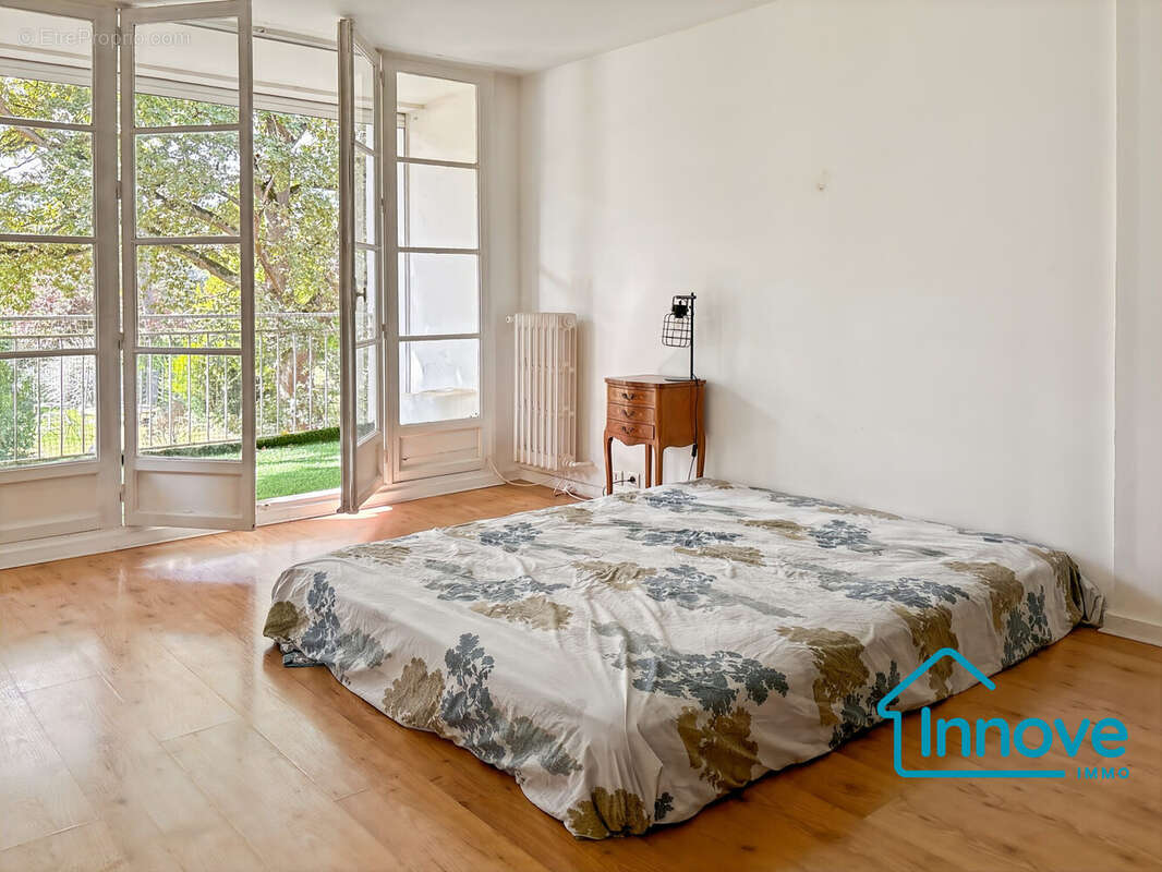 Appartement à LA CELLE-SAINT-CLOUD