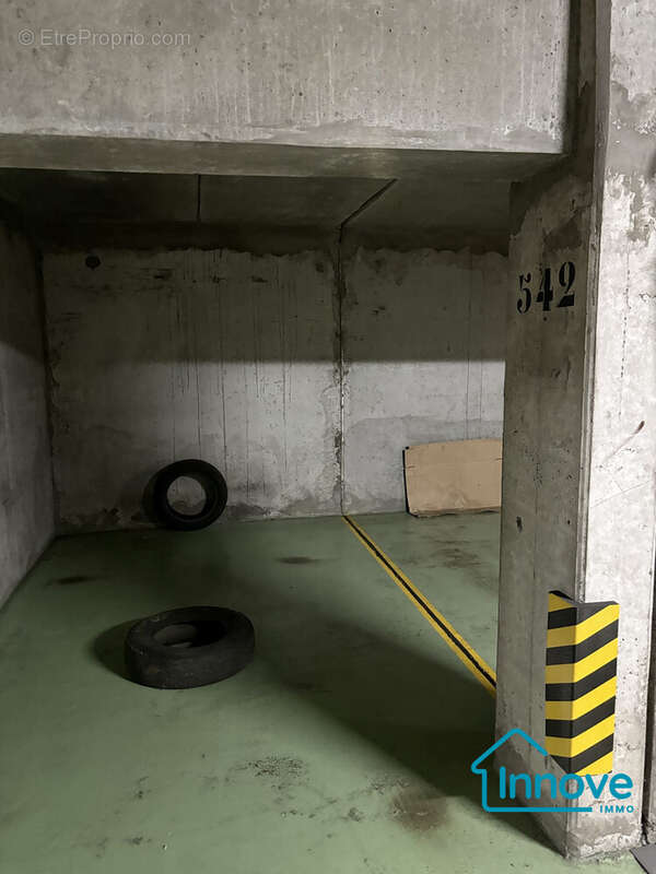 Parking à ROCQUENCOURT