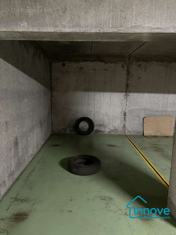 Parking à ROCQUENCOURT