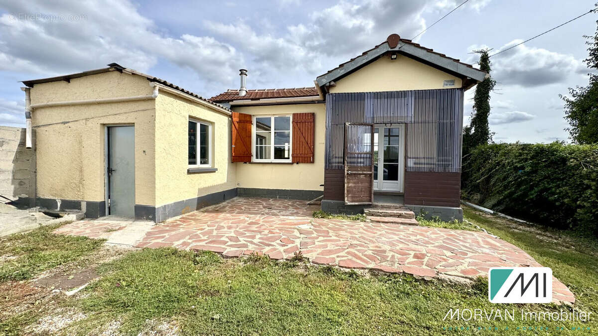 Maison à BENNECOURT