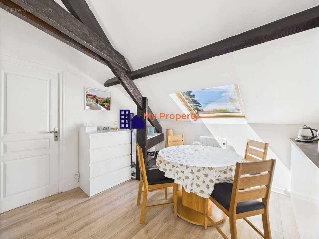 Appartement à HOUILLES