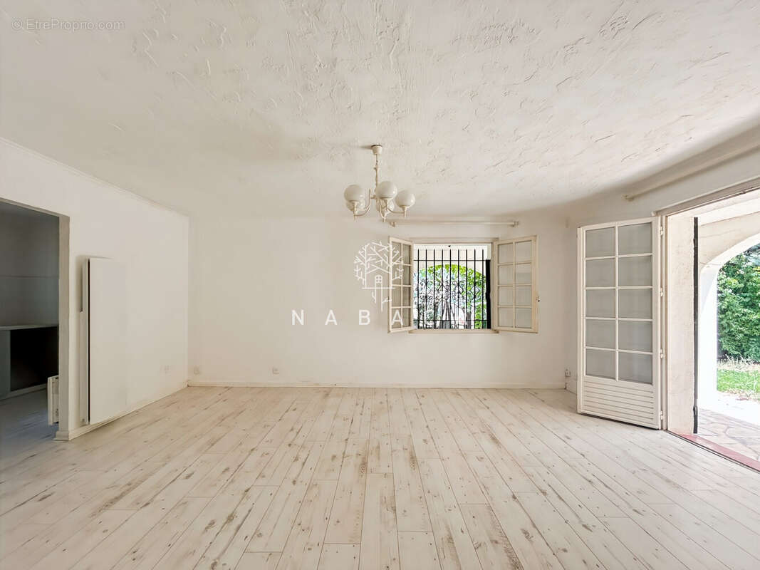 Maison à MONTAUROUX