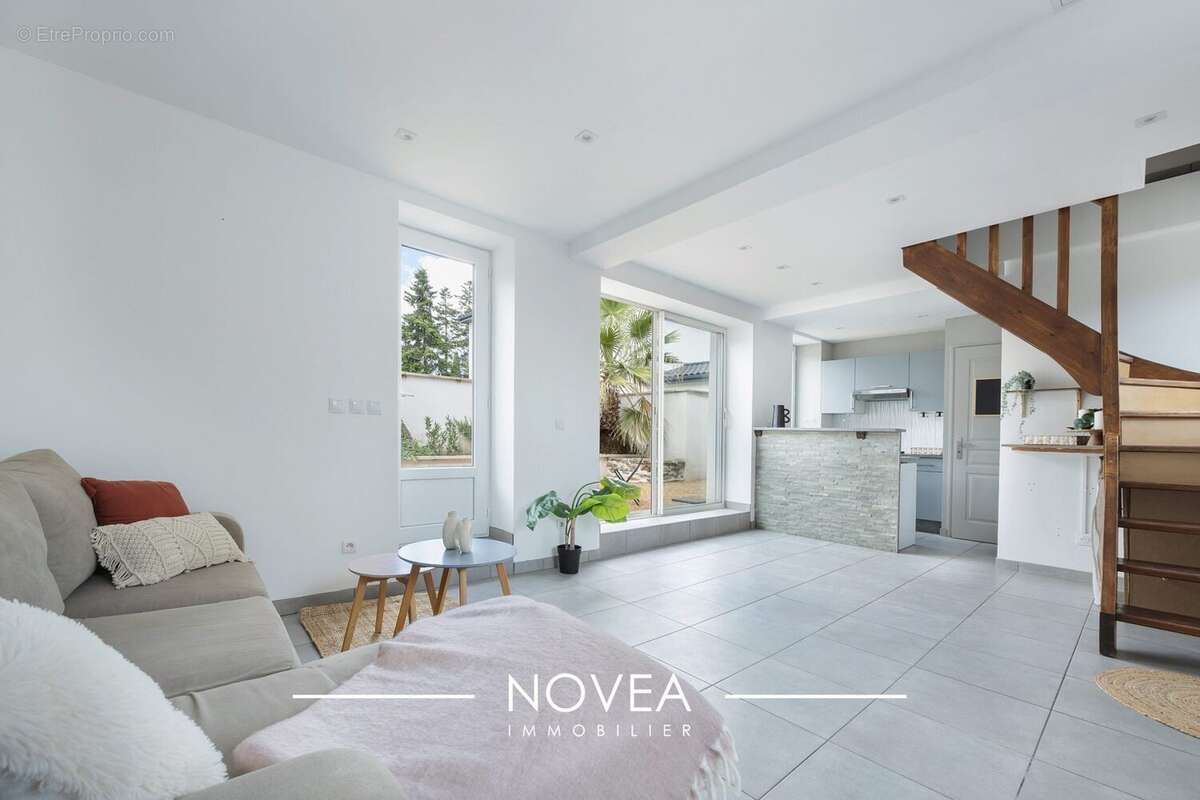 Appartement à TASSIN-LA-DEMI-LUNE