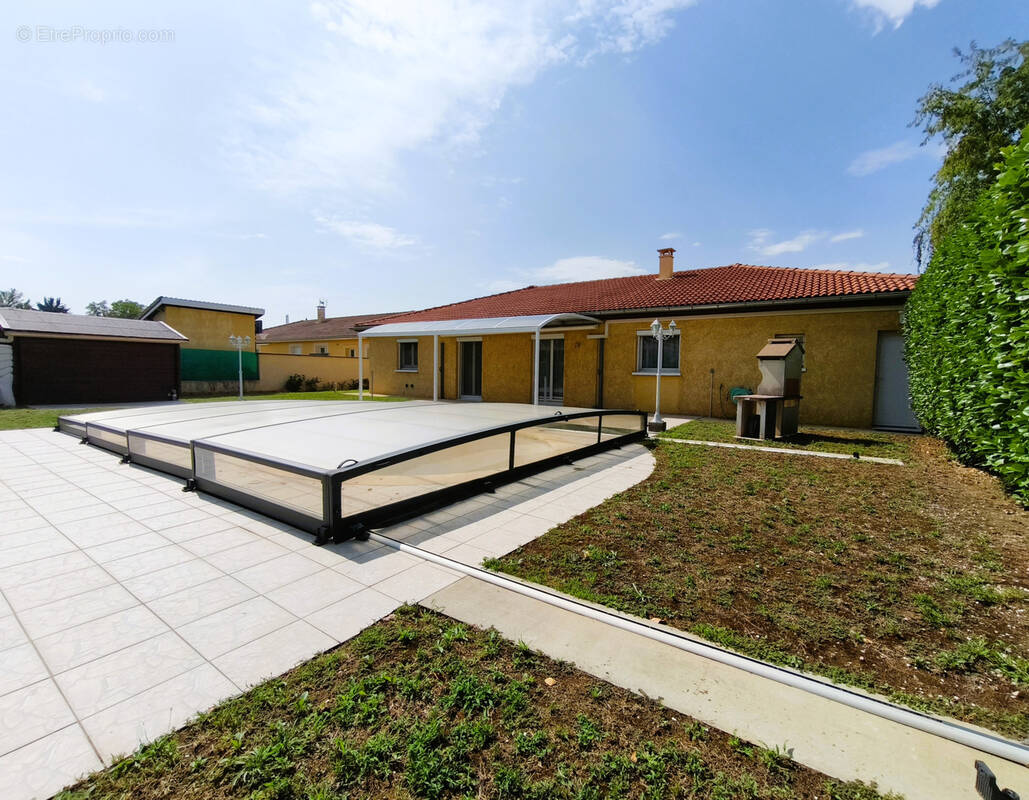 Maison à SAINT-BONNET-DE-MURE