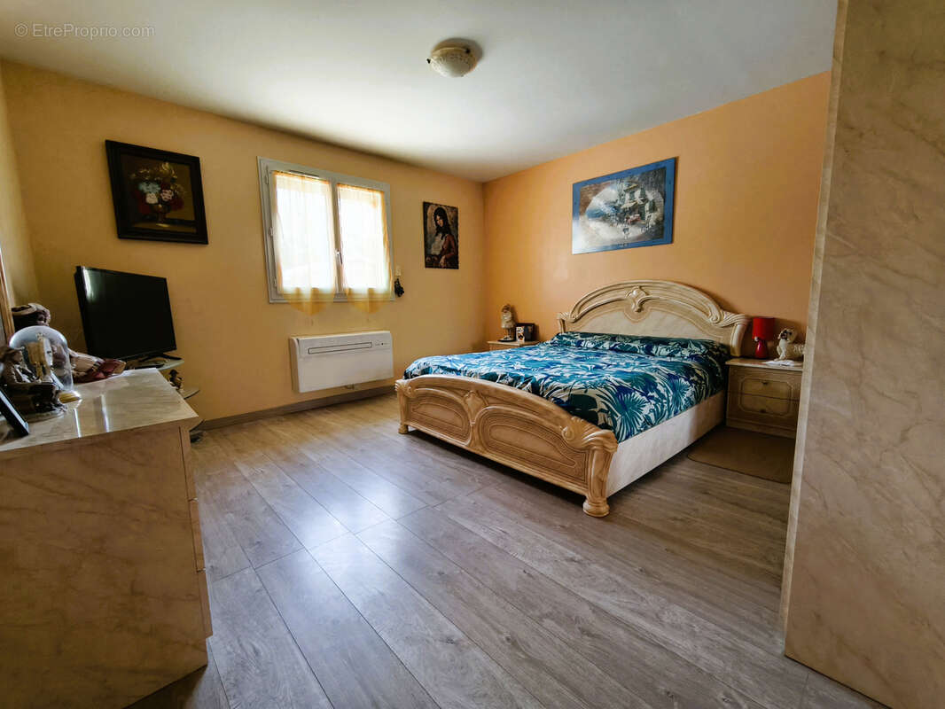 Maison à SAINT-BONNET-DE-MURE