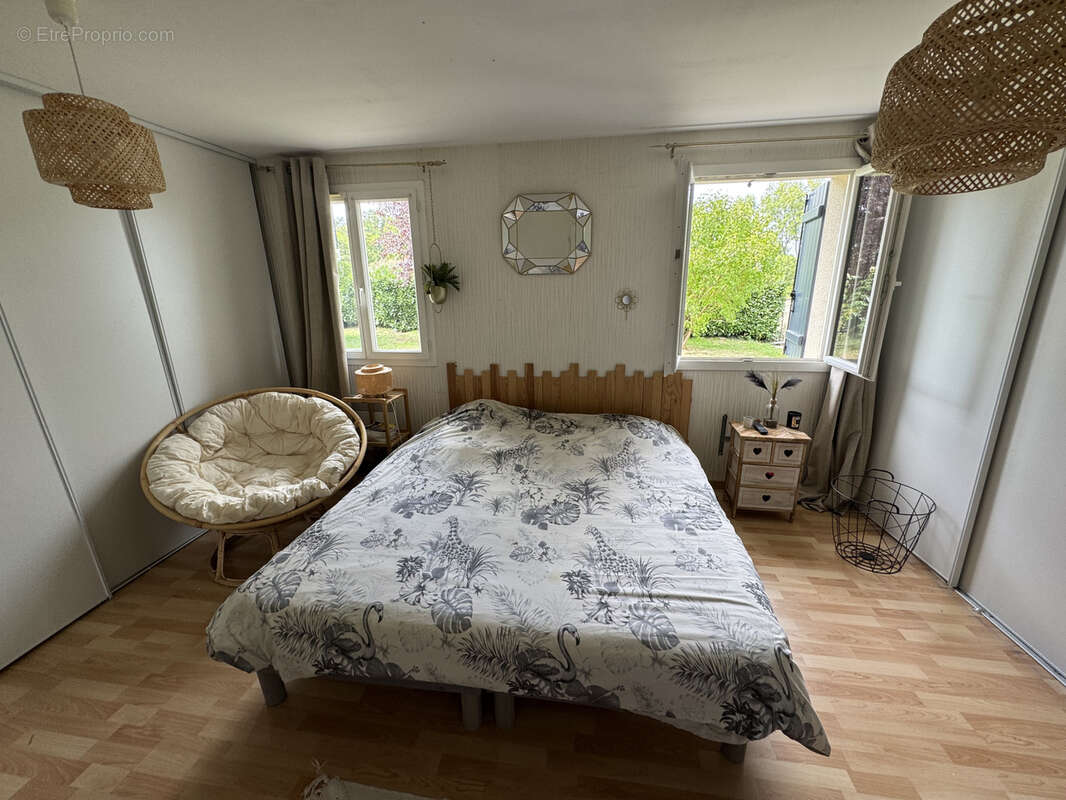 Maison à SAINT-MARTIN-DE-JUSSAC