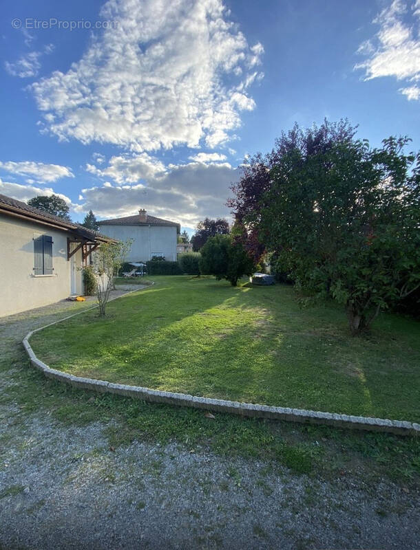 Maison à SAINT-MARTIN-DE-JUSSAC