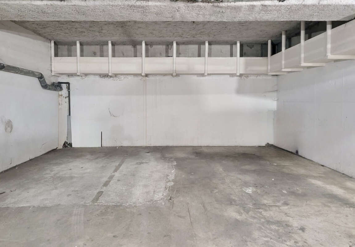 Parking à VITRY-SUR-SEINE