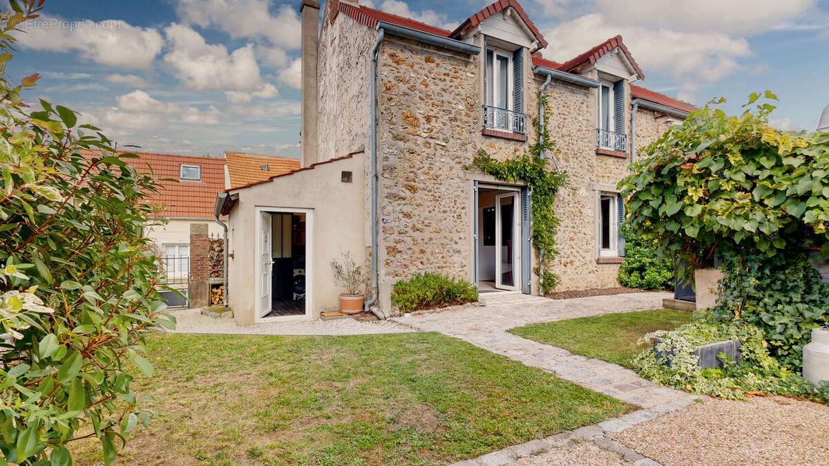 Maison à JOUARS-PONTCHARTRAIN