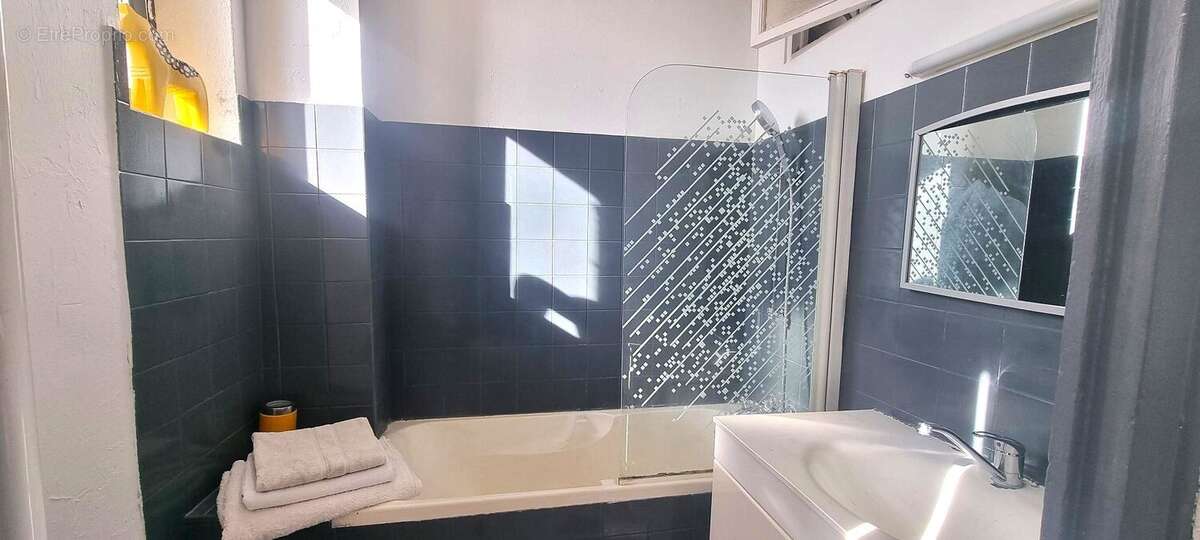 Appartement à MONTROND-LES-BAINS