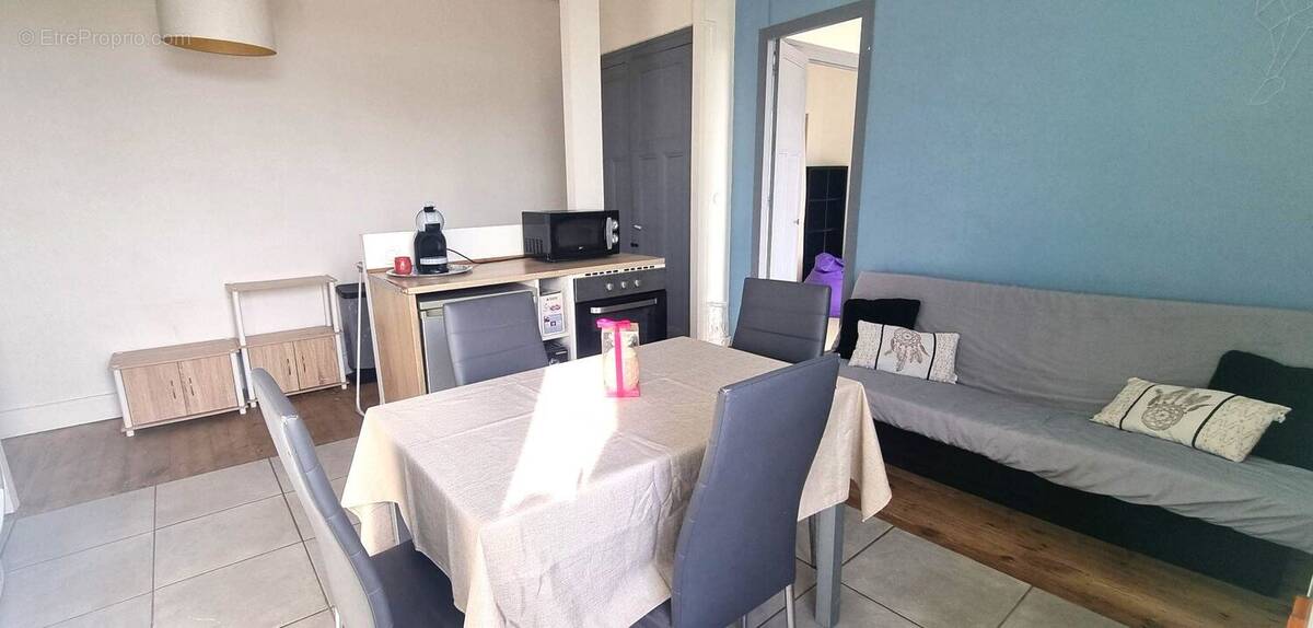 Appartement à MONTROND-LES-BAINS