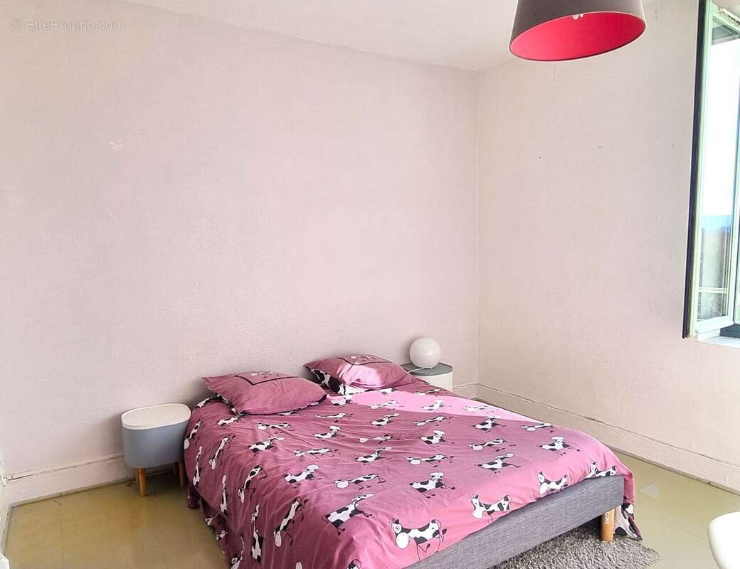 Appartement à MONTROND-LES-BAINS