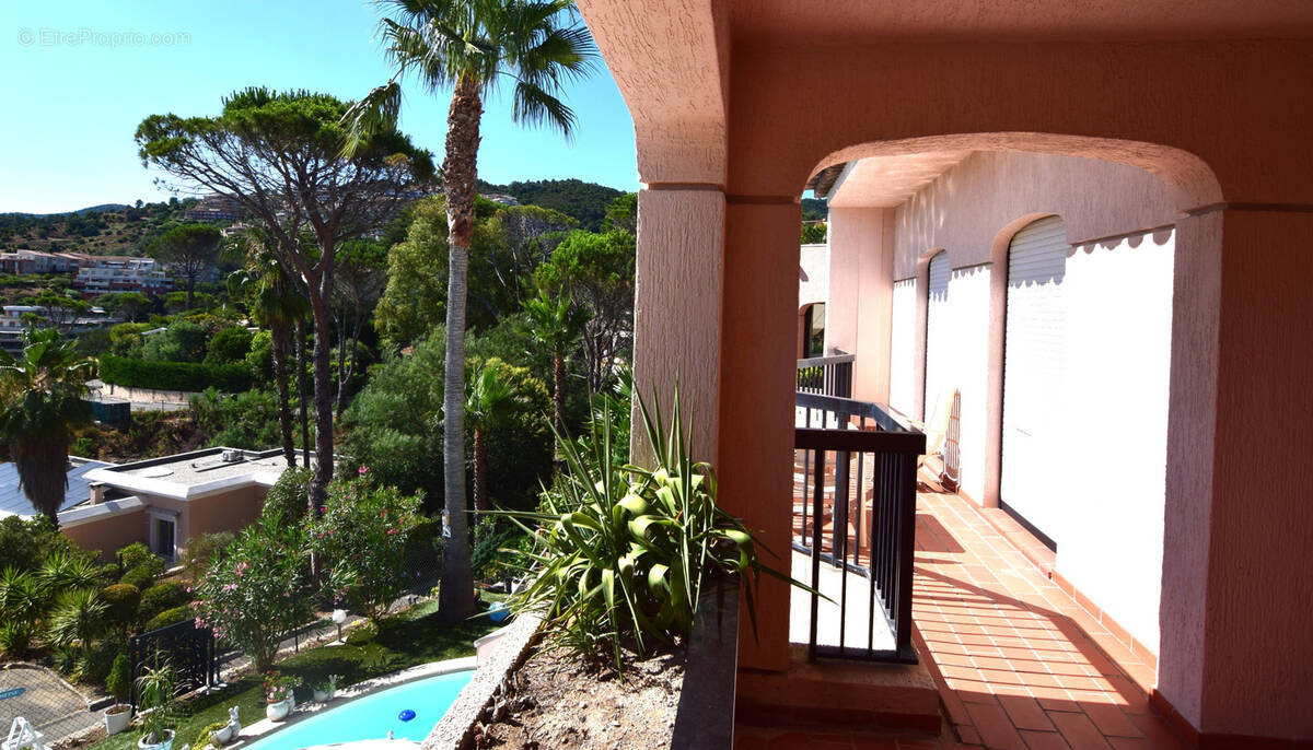 Appartement à MANDELIEU-LA-NAPOULE