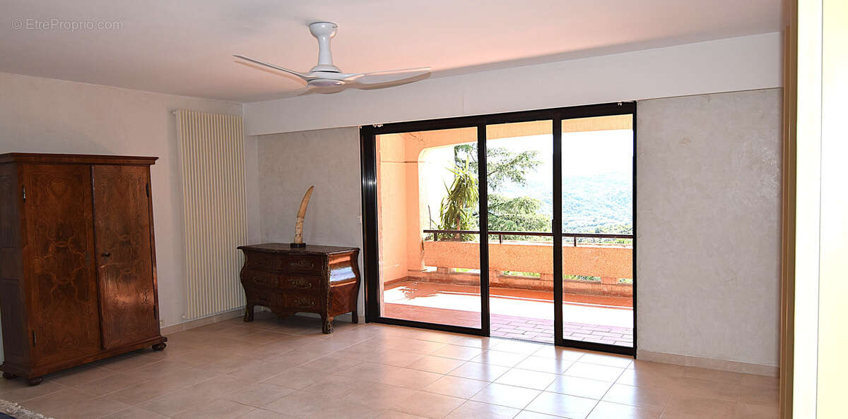 Appartement à MANDELIEU-LA-NAPOULE