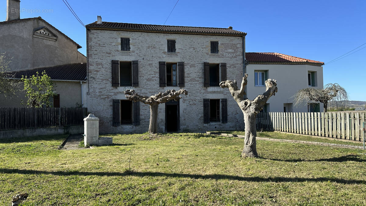 Maison à AIGUILLON