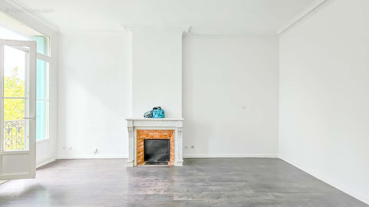 Appartement à HYERES