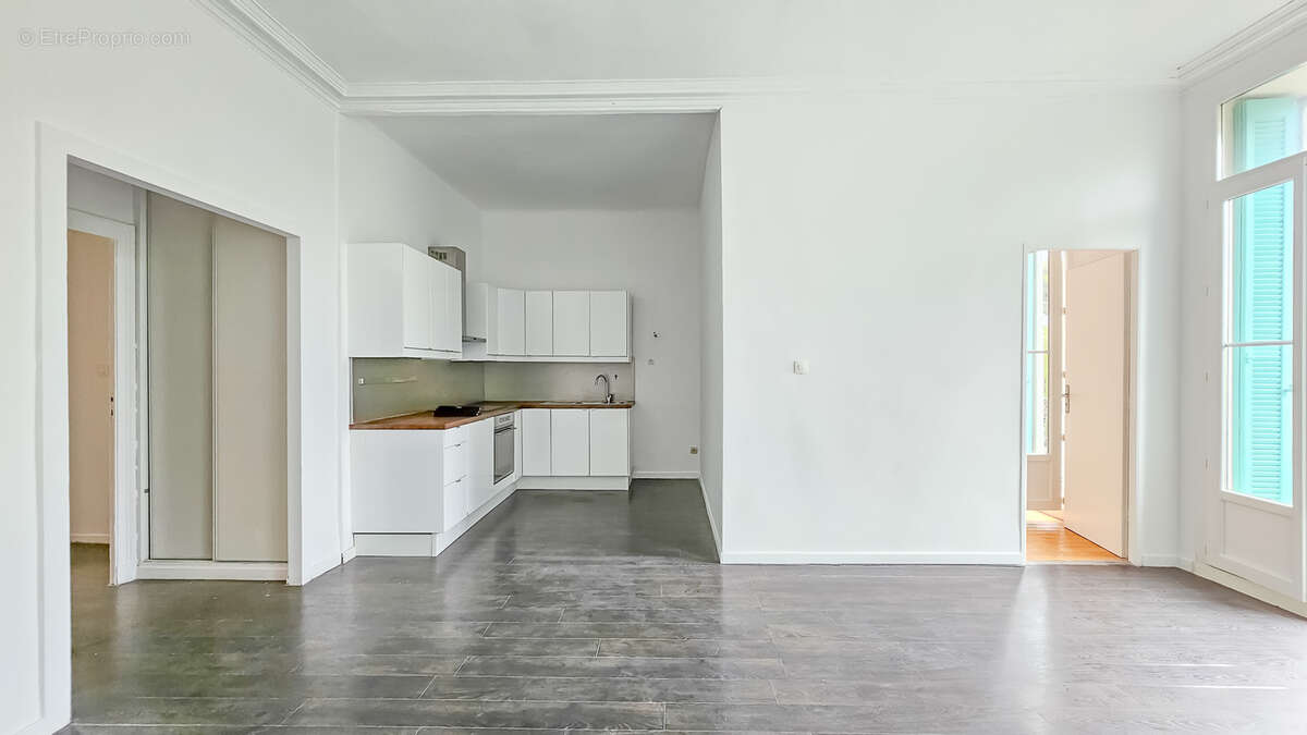 Appartement à HYERES