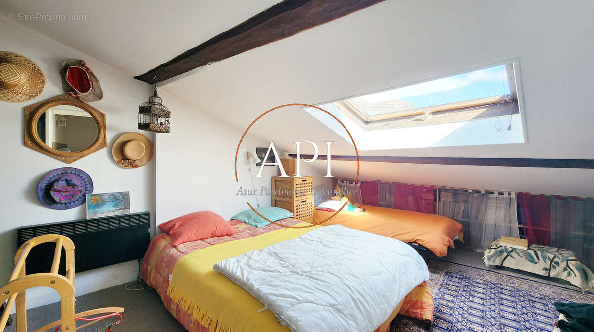 Appartement à TOURRETTES