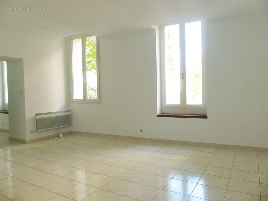 Appartement à LAMALOU-LES-BAINS