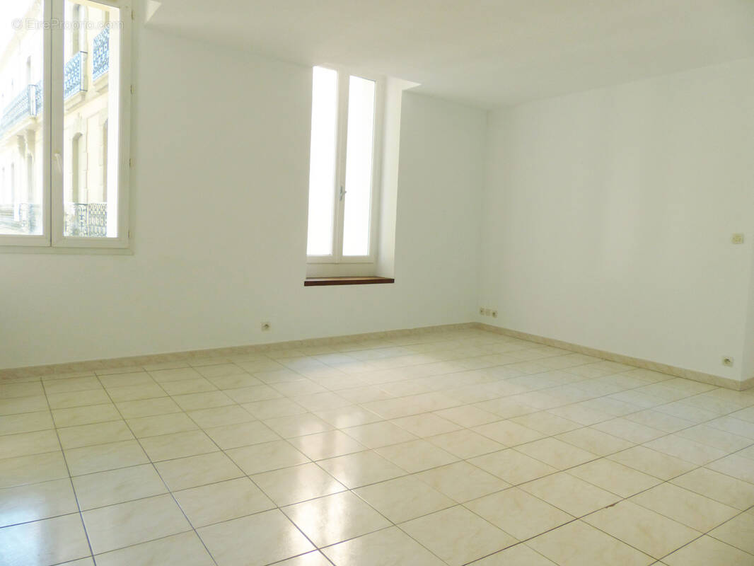 Appartement à LAMALOU-LES-BAINS
