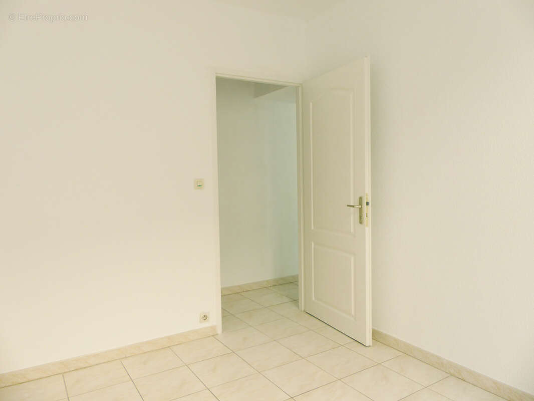 Appartement à LAMALOU-LES-BAINS