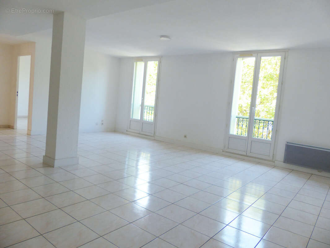 Appartement à LAMALOU-LES-BAINS