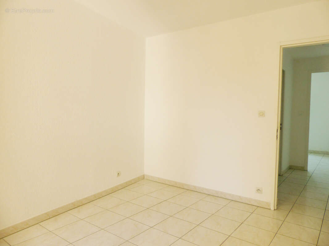 Appartement à LAMALOU-LES-BAINS