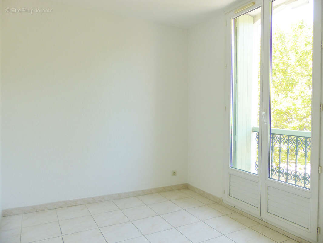 Appartement à LAMALOU-LES-BAINS