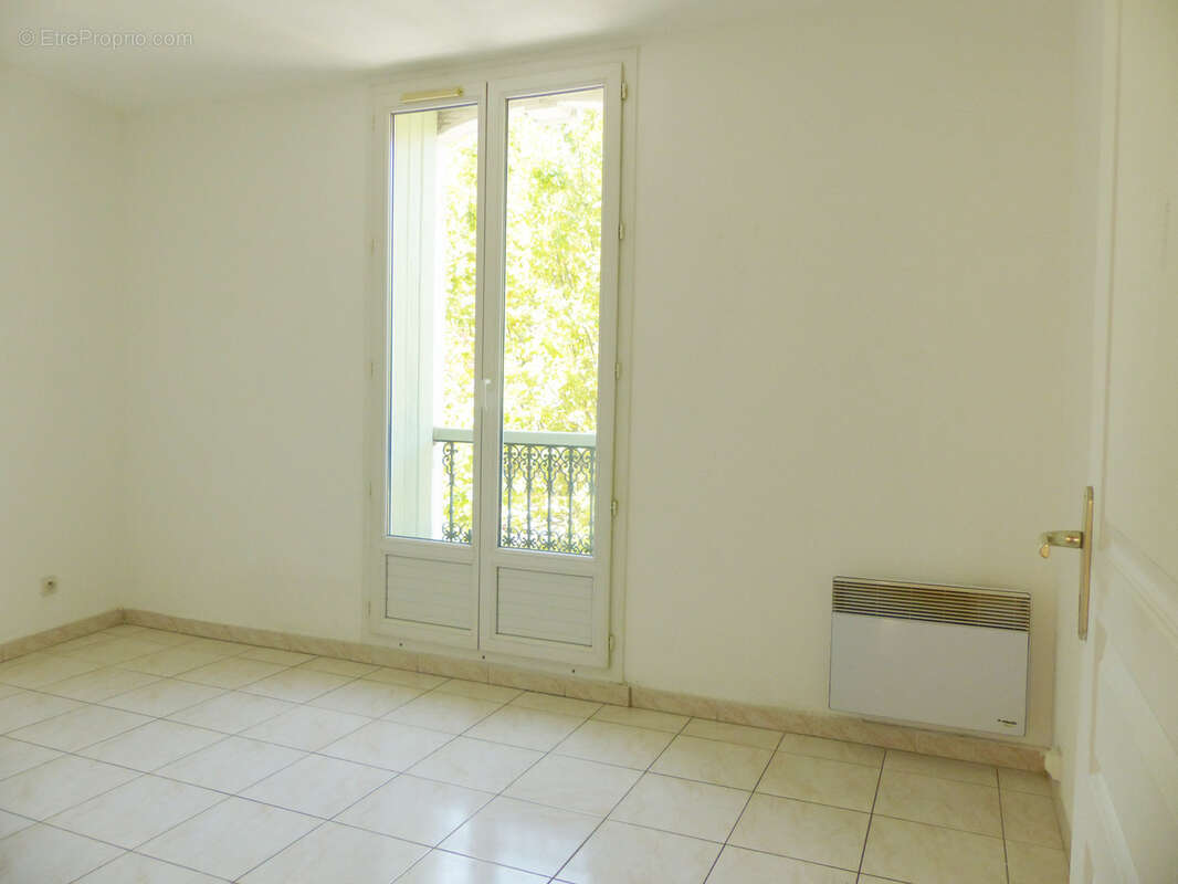 Appartement à LAMALOU-LES-BAINS