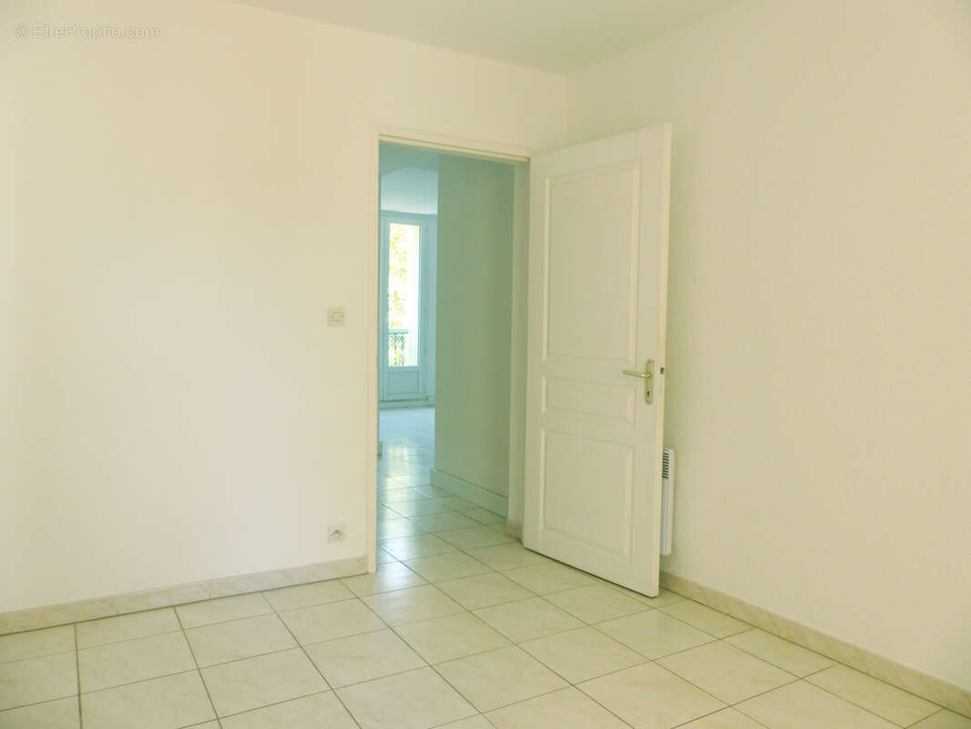 Appartement à LAMALOU-LES-BAINS