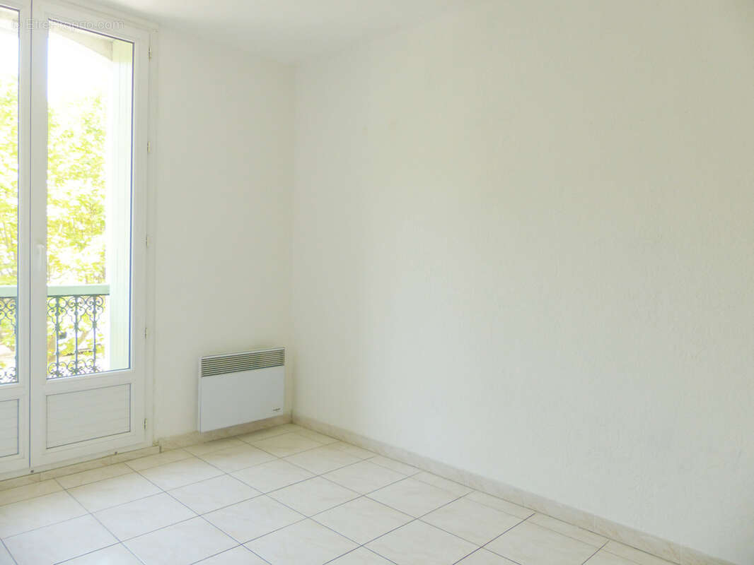 Appartement à LAMALOU-LES-BAINS