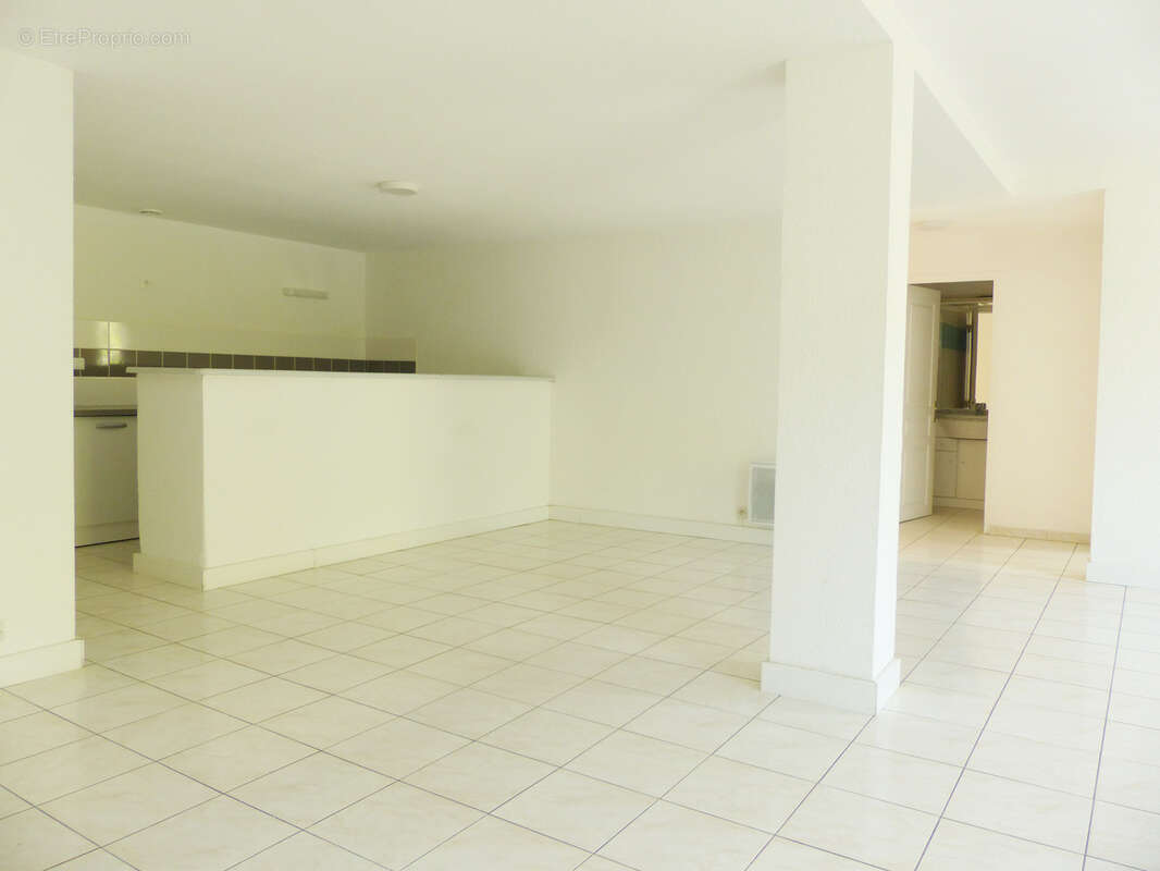 Appartement à LAMALOU-LES-BAINS