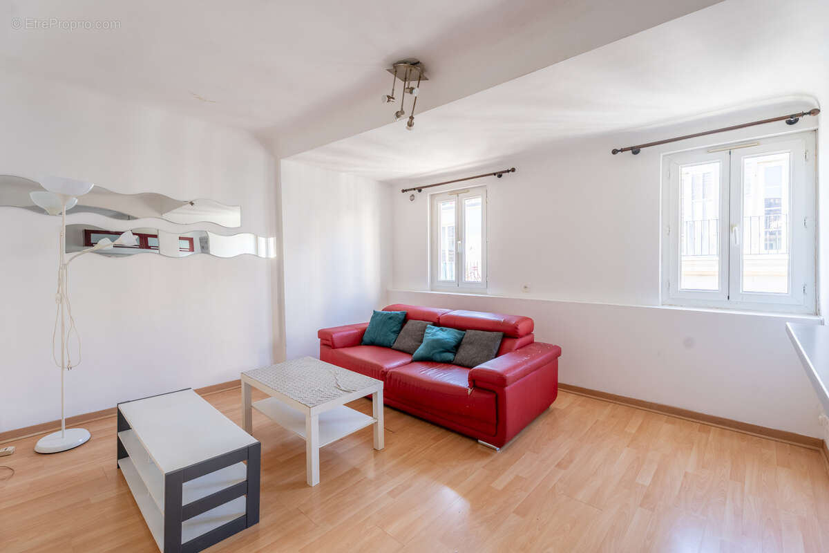 Appartement à MARSEILLE-1E