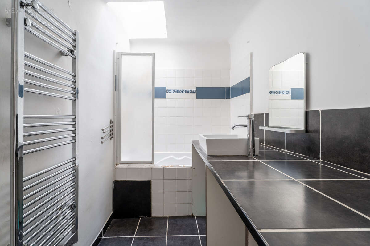 Appartement à MARSEILLE-1E