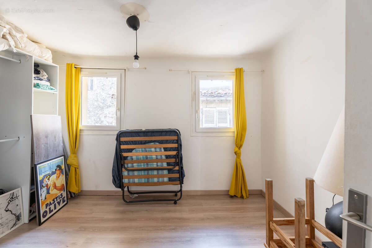 Appartement à MARSEILLE-1E