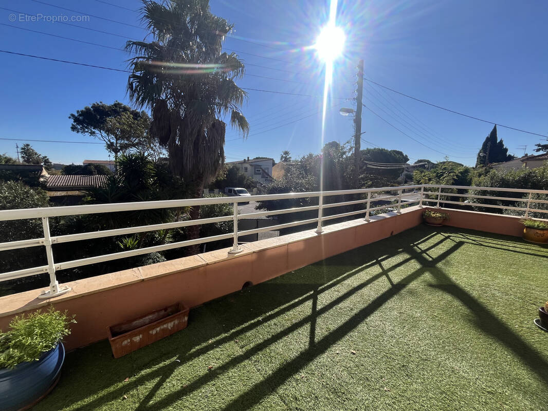 Appartement à HYERES