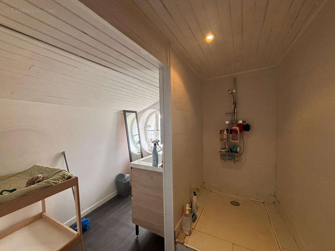 Maison à BAGE-LE-CHATEL