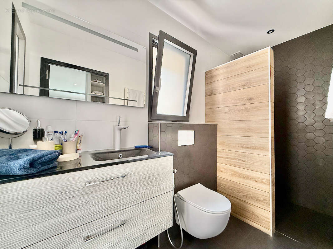 Maison à SALAISE-SUR-SANNE