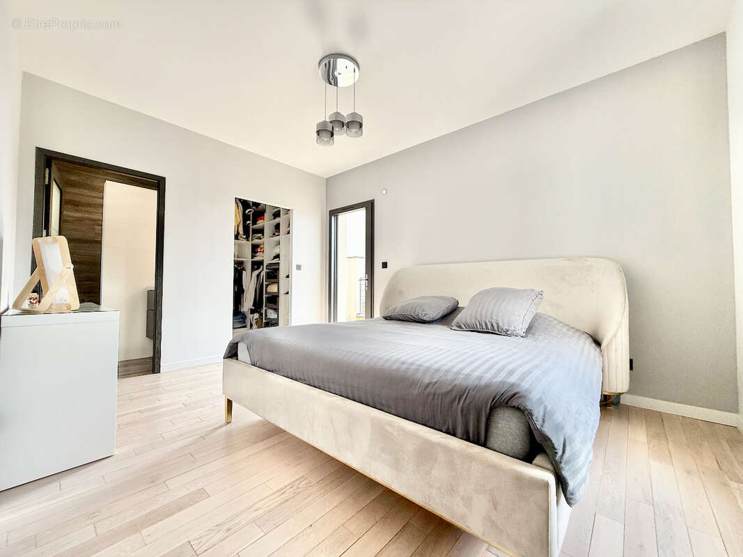 Maison à SALAISE-SUR-SANNE