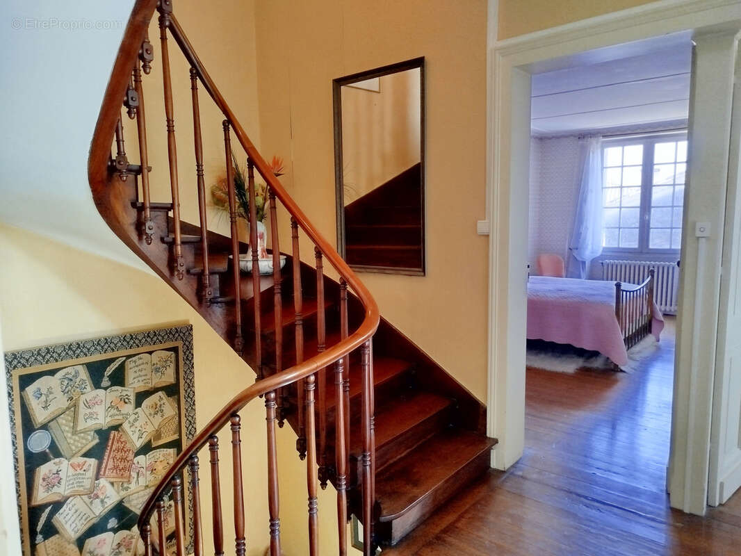 Maison à LAMOTHE-MONTRAVEL